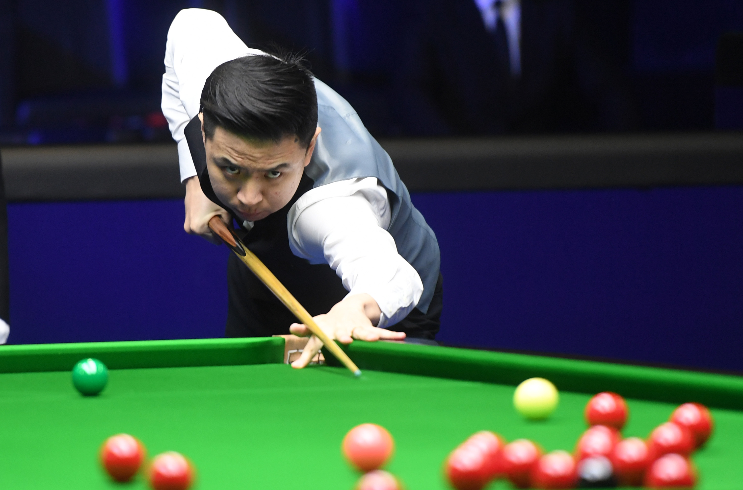 试骑温顺马 试骑温顺马