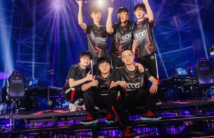 据上的亮眼 据上的亮眼